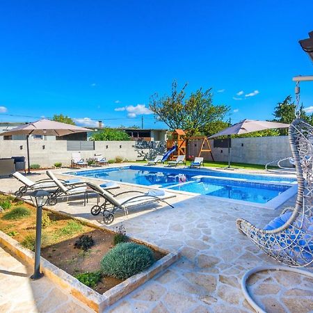 Holiday Home Tower With Private Pool, Sauna And Quads Smilcic Dış mekan fotoğraf
