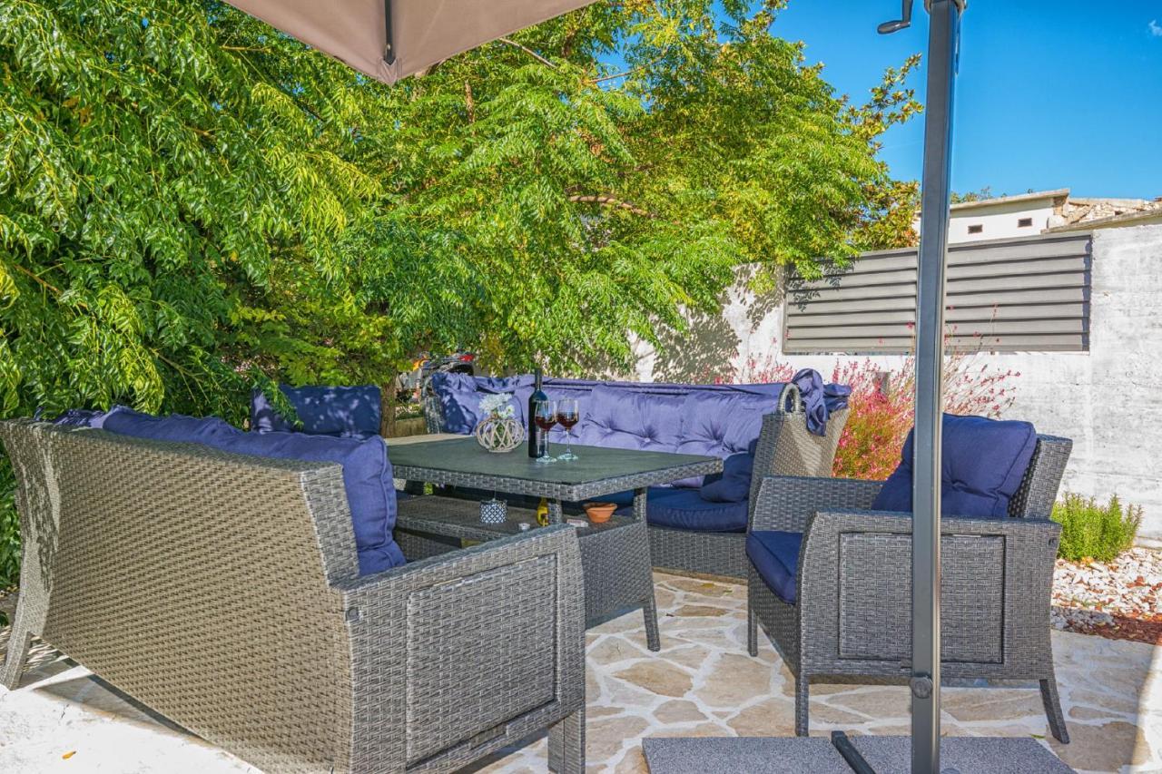 Holiday Home Tower With Private Pool, Sauna And Quads Smilcic Dış mekan fotoğraf