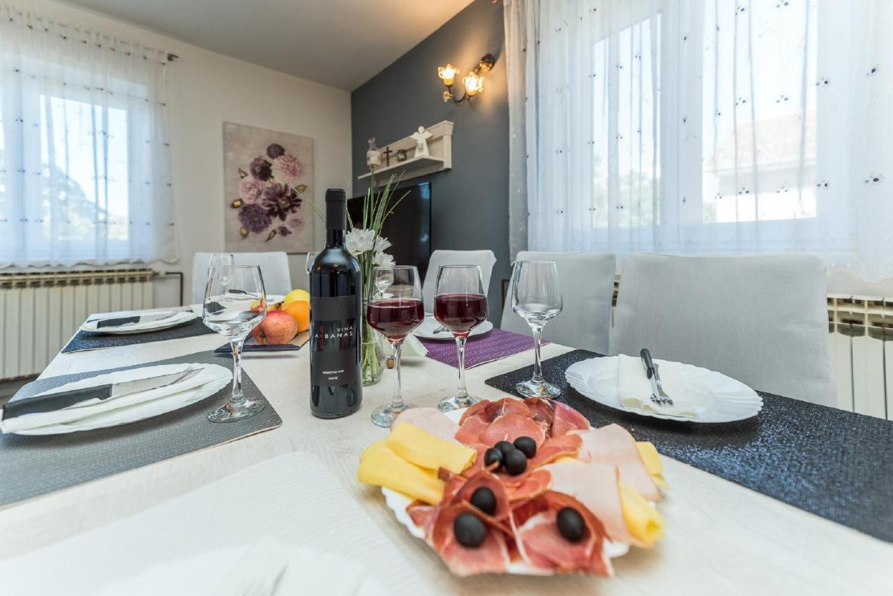 Holiday Home Tower With Private Pool, Sauna And Quads Smilcic Dış mekan fotoğraf